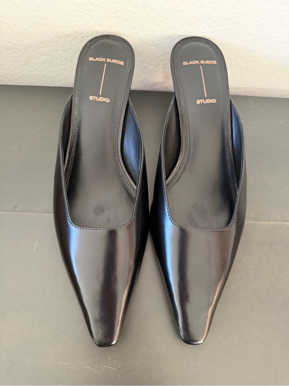 Black Suede Studio LOGAN 50 MULE Black Leather size 38.5 Excellent Condition - Picture 12 of 13